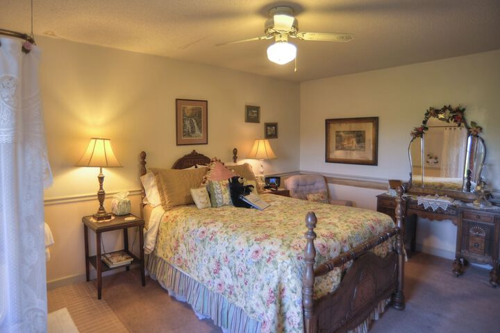 Blue Mountain Mist Country Inn & Spa