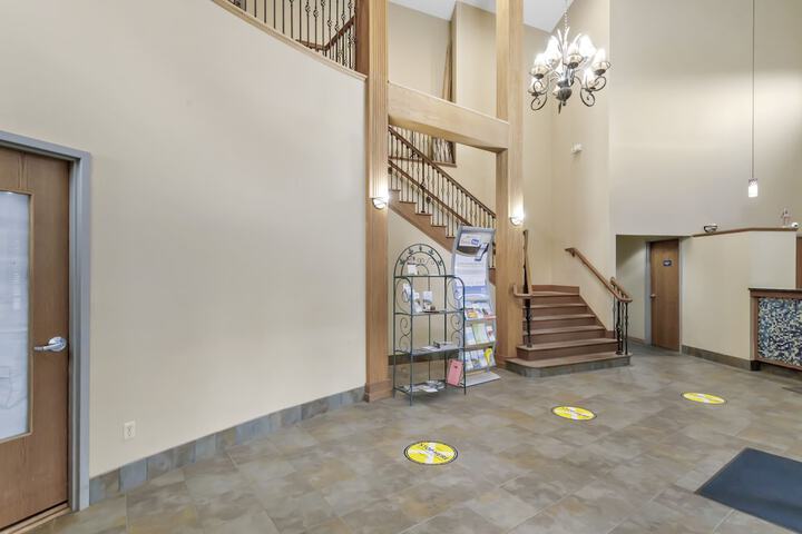 Hotel Interior 10 of 29