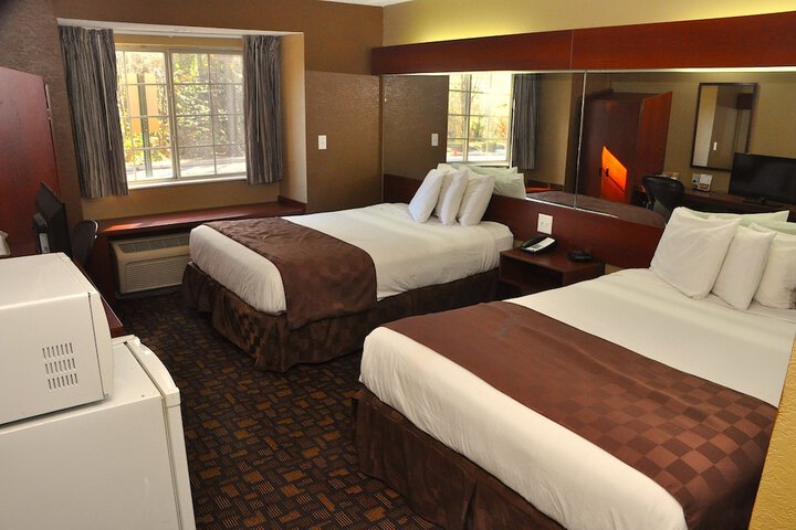 Room 21 of 34