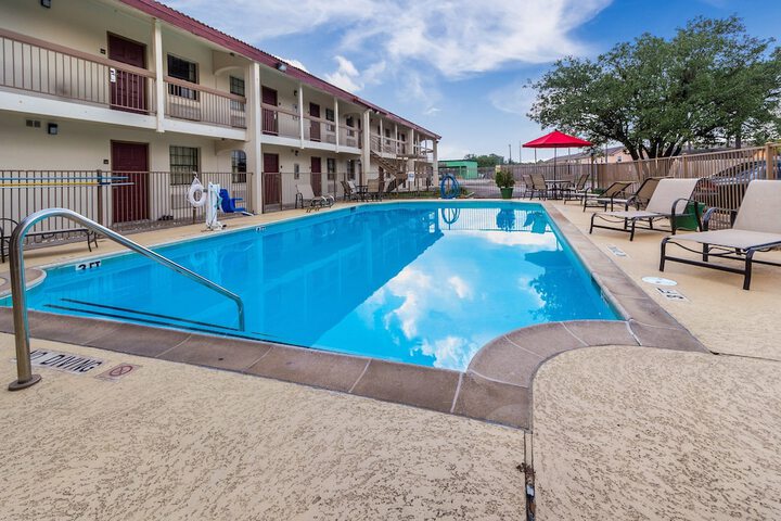 Pool 5 of 30