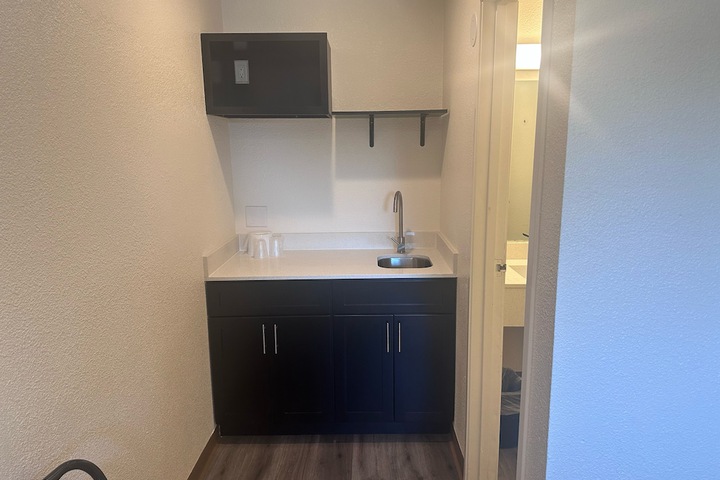 Room 9 of 12