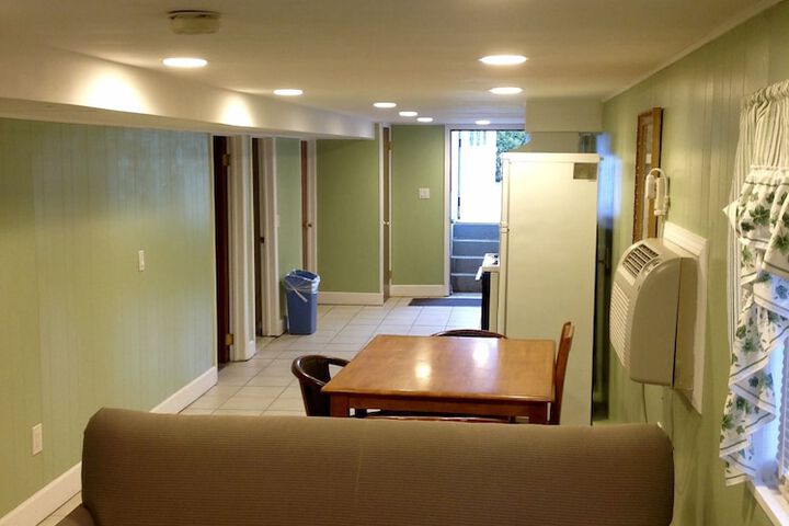 Room 30 of 38