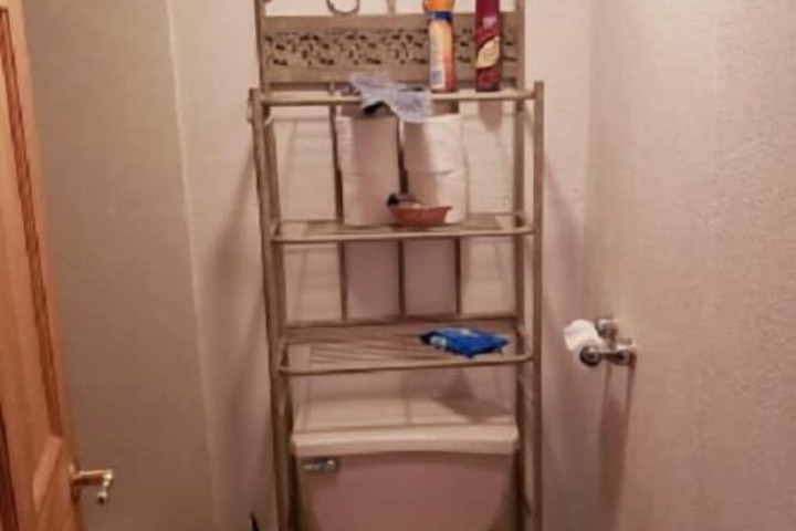 Room 13 of 22