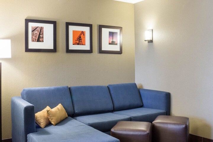 Comfort Suites Minot South