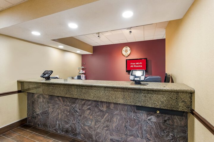 Red Roof Inn & Suites Columbus - West Broad