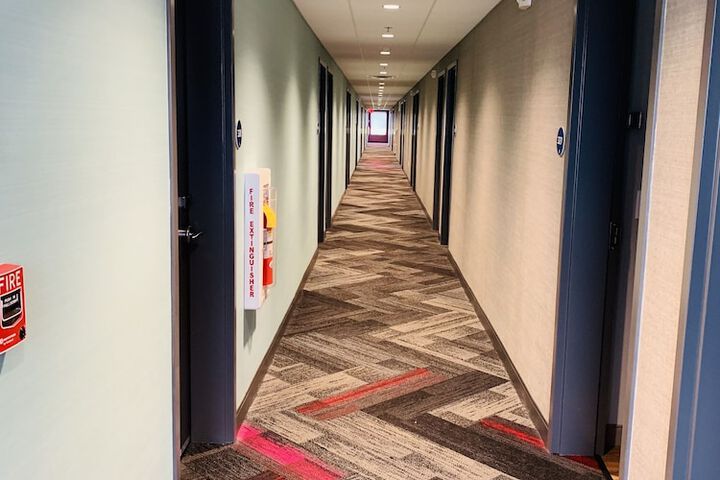 Ballroom/Hall 44 of 52