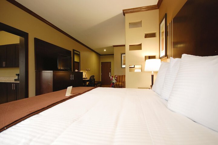 Room 13 of 38