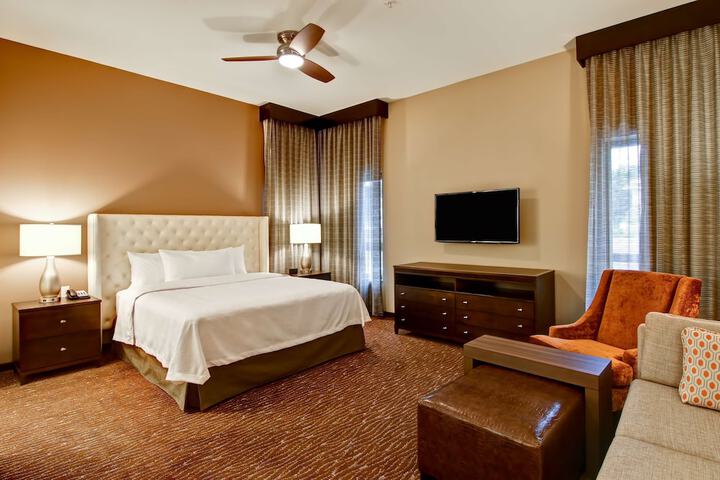 Room 14 of 36