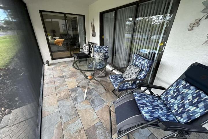 LUX VILLAs on beautiful Palmer Ranch