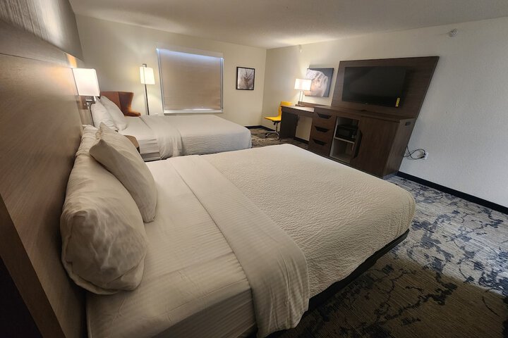 La Quinta Inn & Suites by Wyndham Milwaukee SW New Berlin