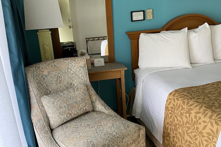 La Kris Inn