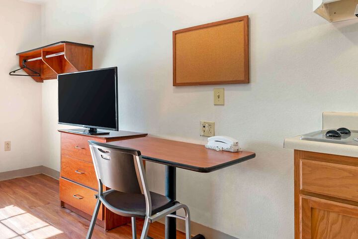 Room 25 of 28