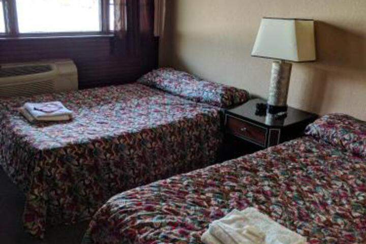 Model Motel