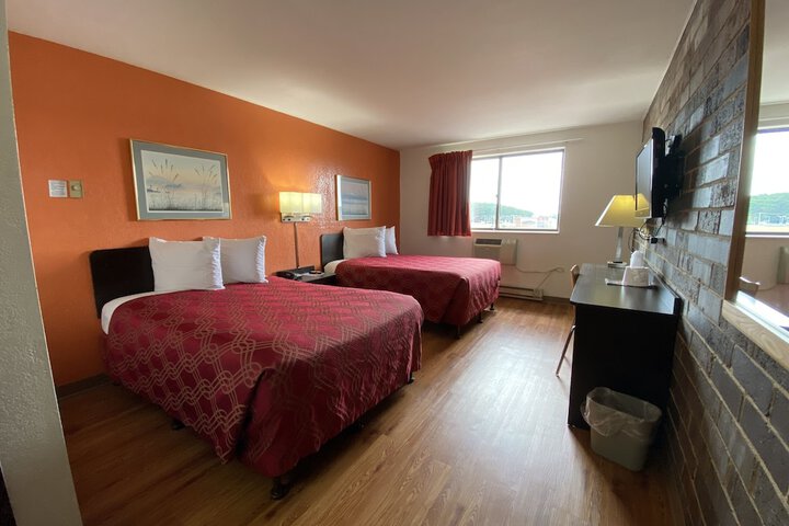 Room 17 of 34