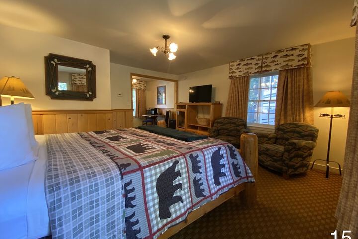 Room 44 of 77