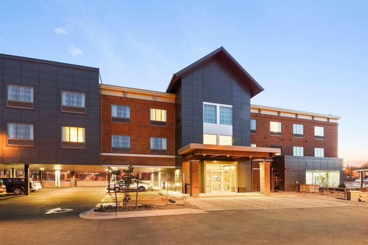 Country Inn & Suites by Radisson Flagstaff Downtown, AZ