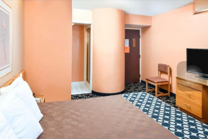 Room 14 of 20