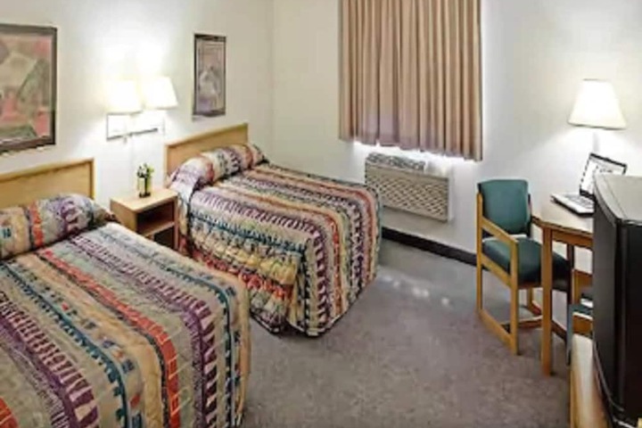 Room 10 of 21