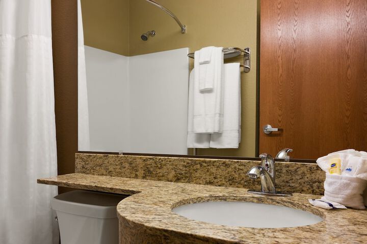 Microtel Inn & Suites by Wyndham Pleasanton
