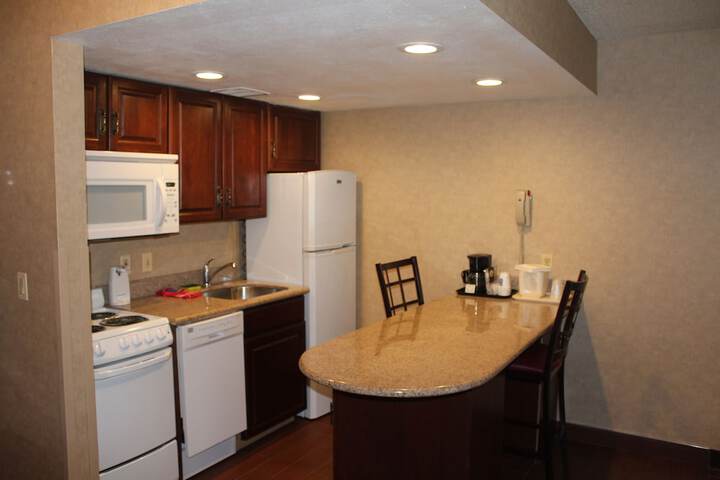 Comfort Inn & Suites West Springfield