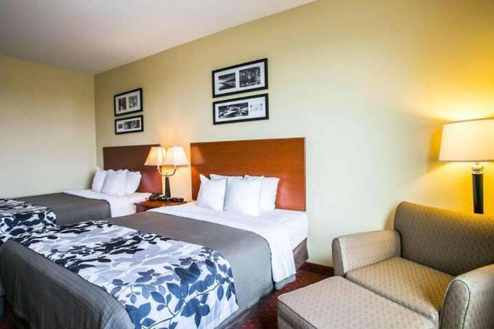 Room 4 of 11