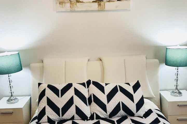 Room 12 of 27