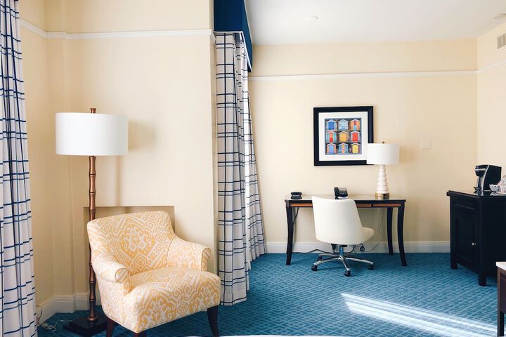 Room 52 of 83