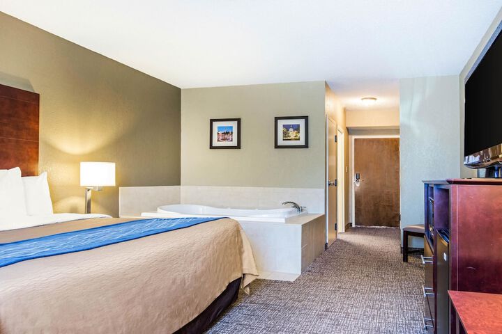 Room 12 of 25