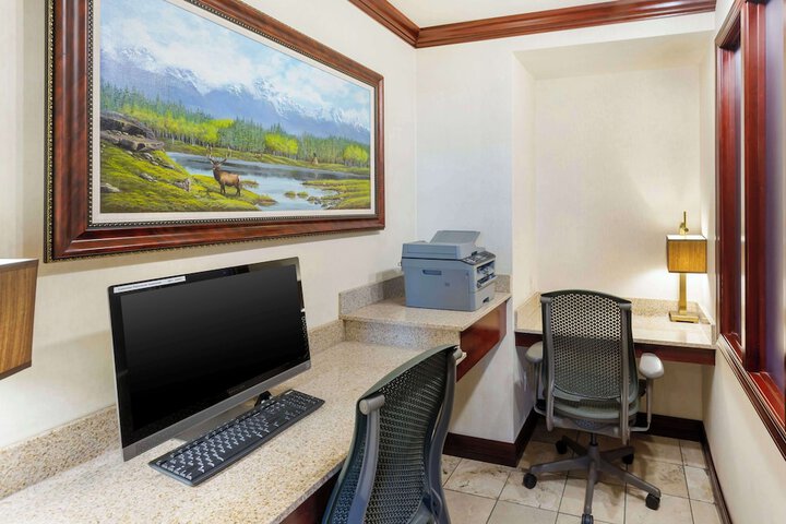 Business Center 43 of 43
