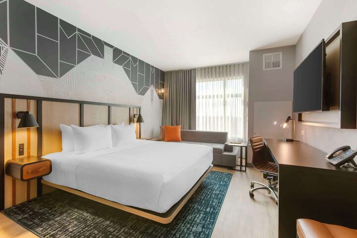 Room 38 of 90