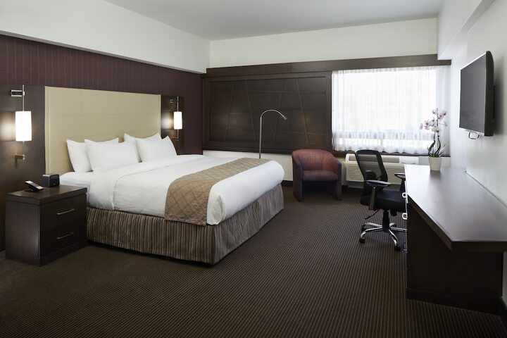 Room 13 of 48