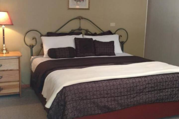 Room 9 of 47