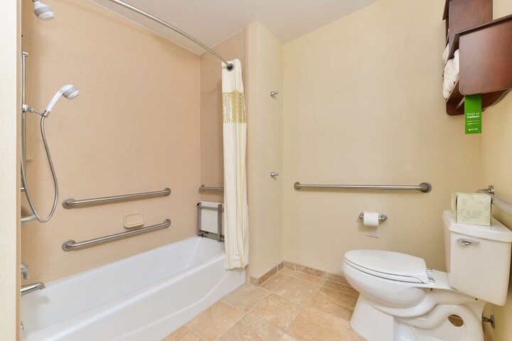 Hampton Inn Clinton IA