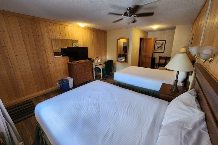 Aspen Village Inn