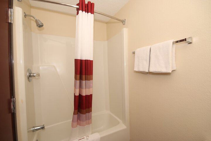 Room 12 of 16
