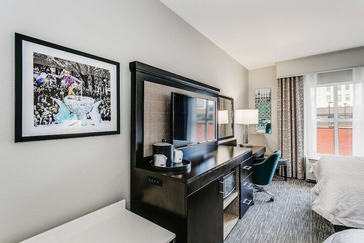 Hampton Inn & Suites Mobile- Downtown Historic District