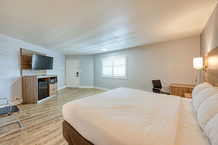 Room 43 of 48
