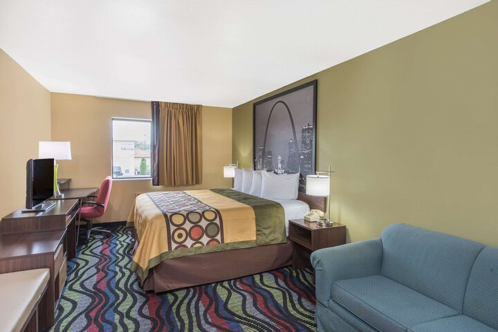 Room 25 of 32
