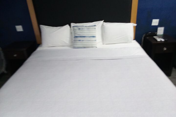 Coachmans Inn & Suites