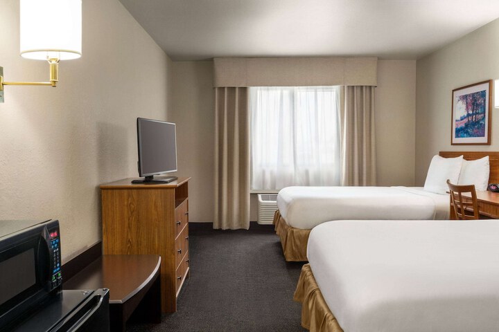 Travelodge by Wyndham Dexter