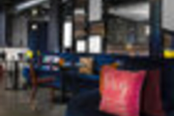 Lounge 385 of 462