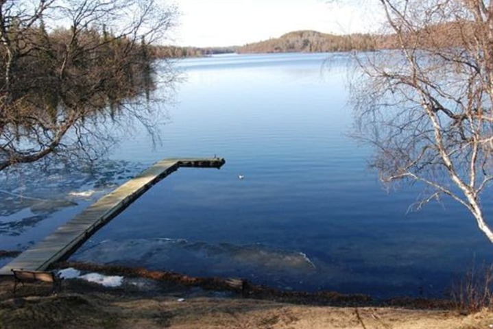 Daniels Lake Lodge B & B