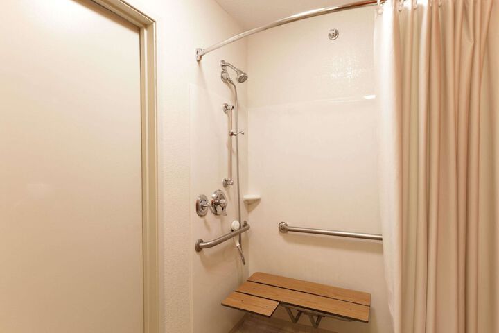 Room 10 of 15