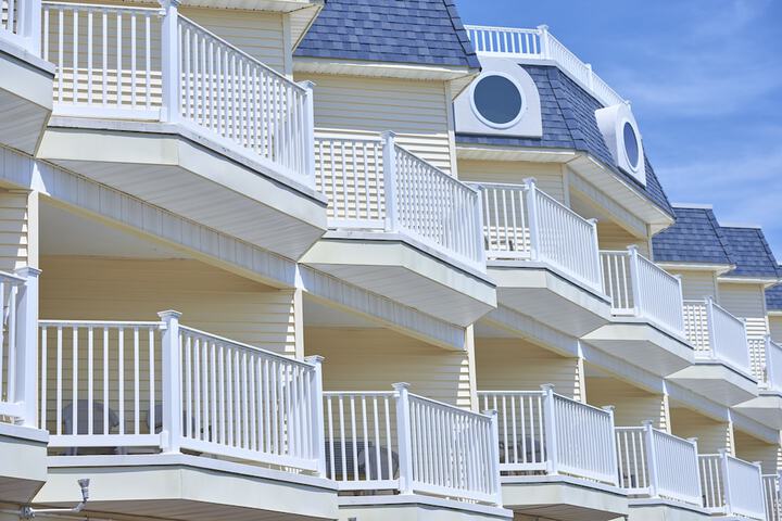 Drifting Sands Oceanfront Hotel