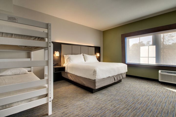 Room 27 of 53
