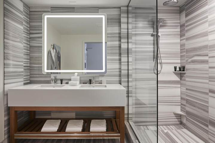 Hyatt Centric The Pike Long Beach