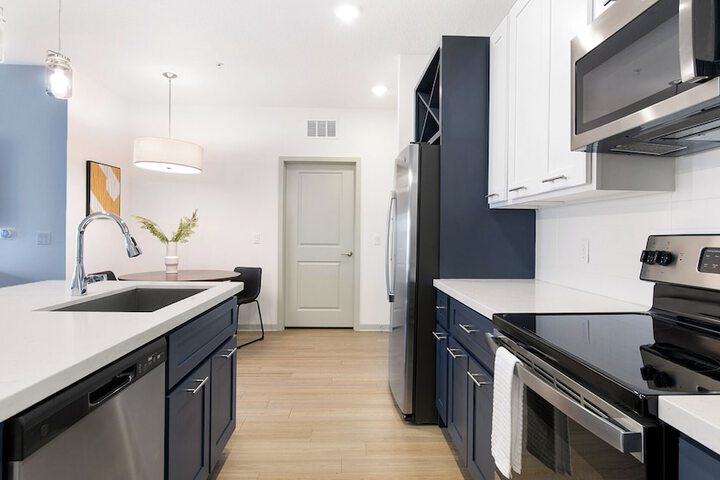 Landing Furnished Apartments near Lake Apopka