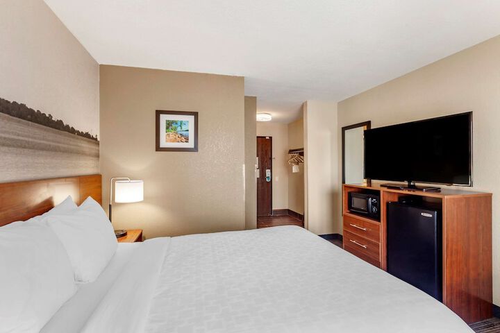 Room 13 of 44