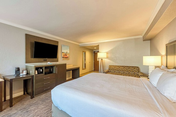 Room 56 of 150