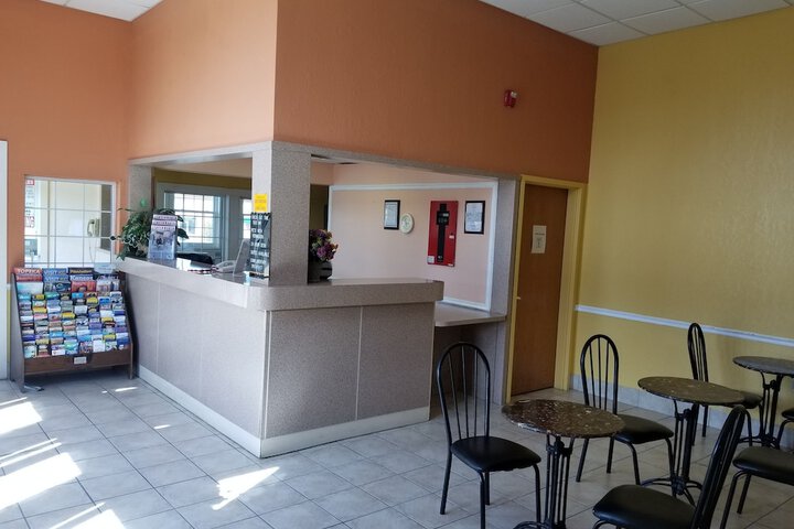 Americas Stay Inn